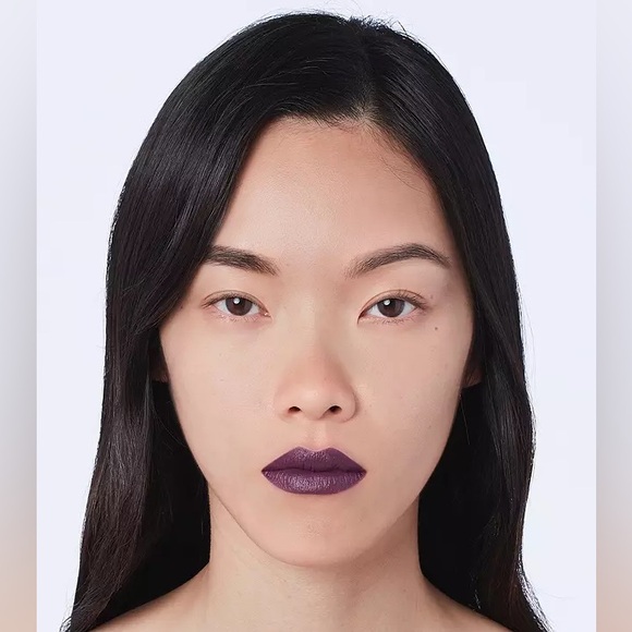 🆕Gucci Velvet Matte Lipstick 606 Sophie Plum - Picture 2 of 7